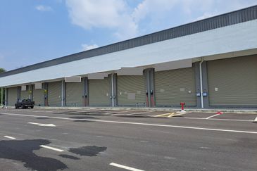 Limited Link Factory for Rent @ Taman Perindustrian Putra.