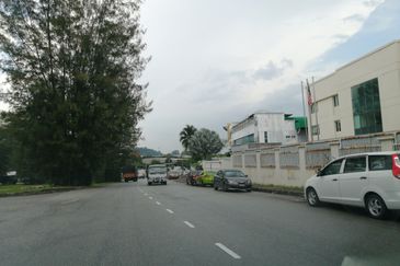 Hot Deal! Factory for Rent in Strategic Location @ Bandar Kinrara. 