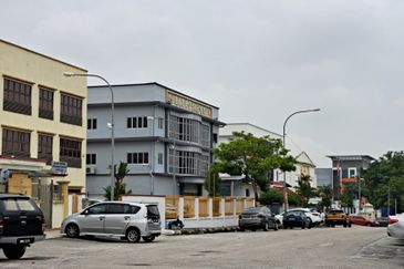 Hot Deal! Factory for Rent in Strategic Location @ Bandar Kinrara. 