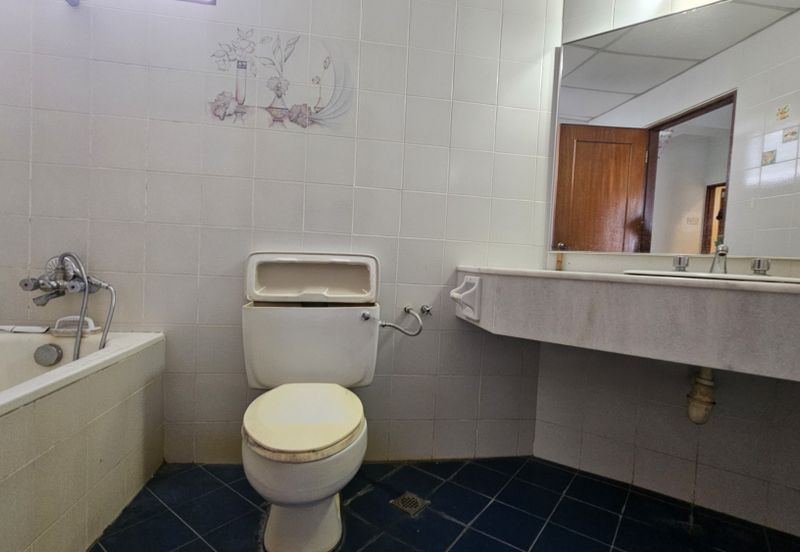 Marina Tower, Ratu Mutiara