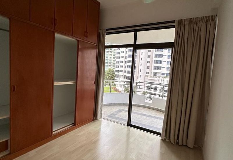 Marina Tower, Ratu Mutiara