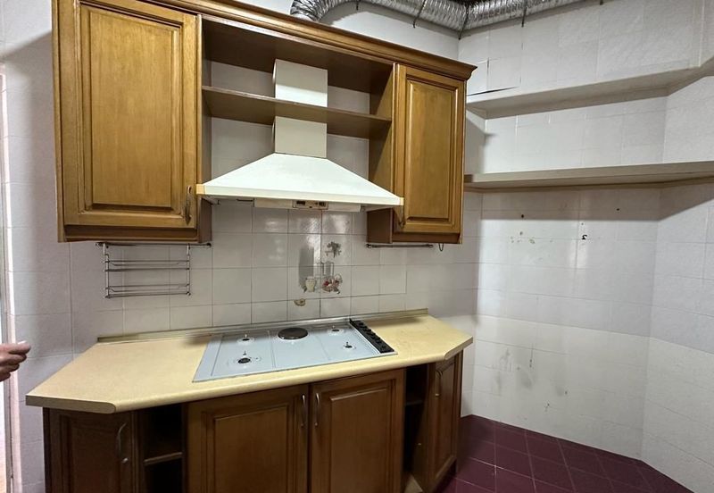 Marina Tower, Ratu Mutiara