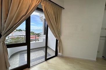 Marina Tower, Ratu Mutiara