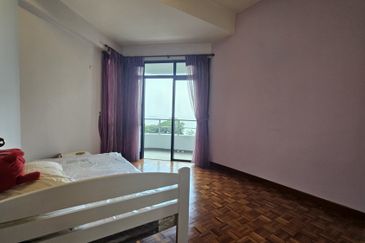 Marina Tower, Ratu Mutiara