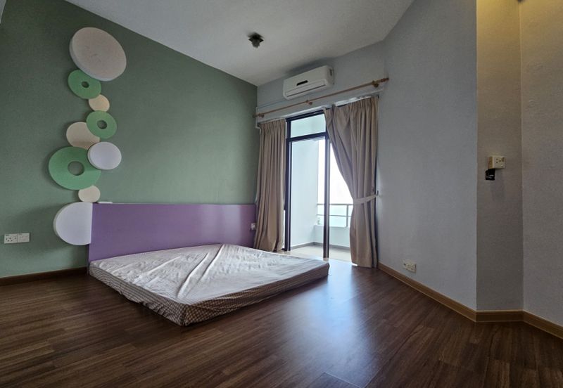 Marina Tower, Ratu Mutiara