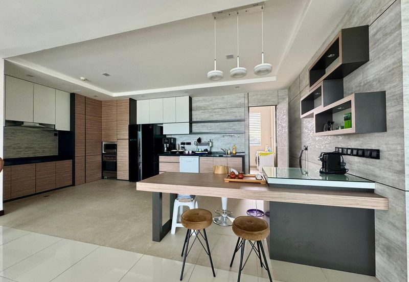 Infinity Beachfront Super Condominium