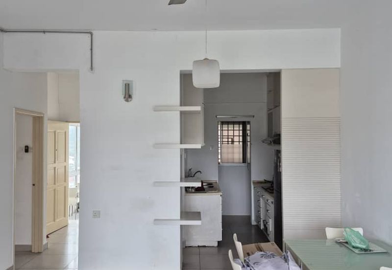 University Place (Plaza Ivory)