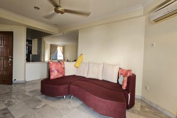 Marina Tower, Ratu Mutiara