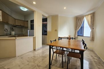 Marina Tower, Ratu Mutiara