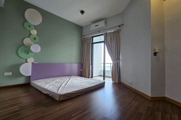 Marina Tower, Ratu Mutiara