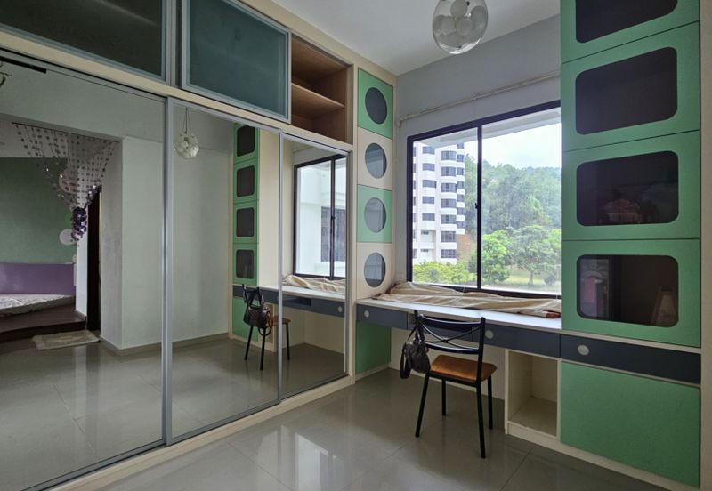 Marina Tower, Ratu Mutiara