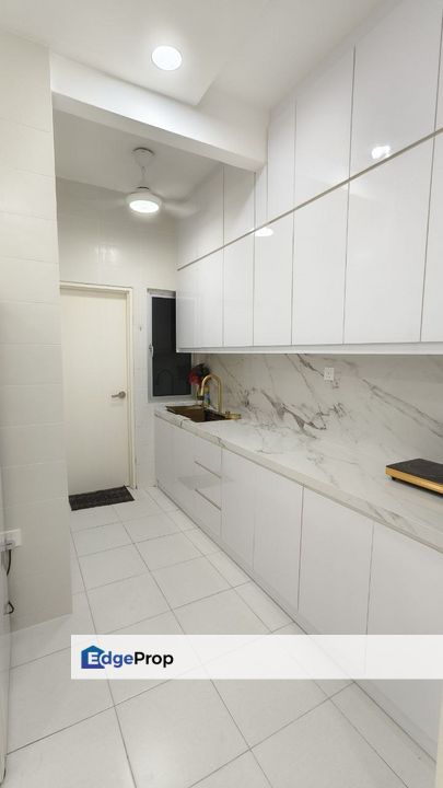 Fully Furnished - Ground Unit with Ground Floor Parking, Selangor, Cyberjaya