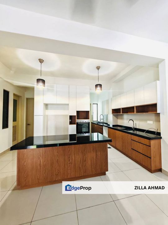3 Storey Terrace - 5 Rooms - Lake Point Residence, Selangor, Cyberjaya