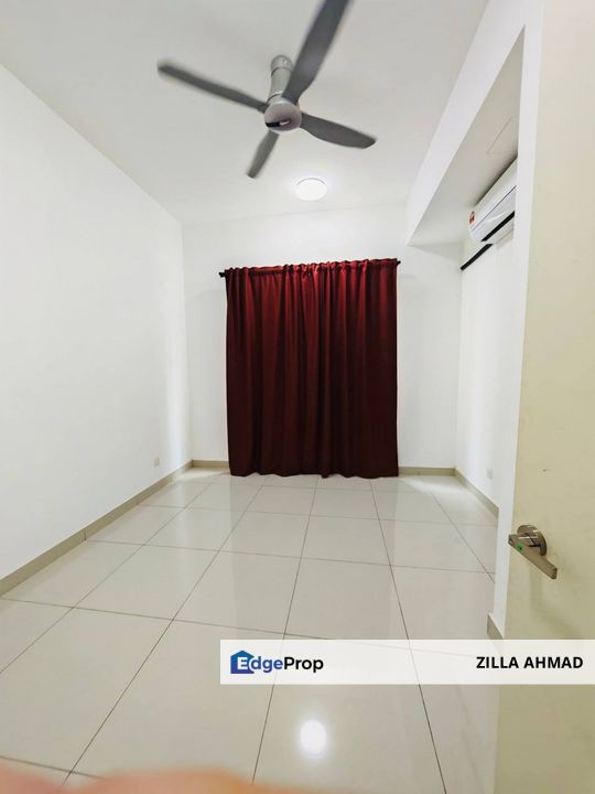 3 Storey Terrace - 5 Rooms - Lake Point Residence, Selangor, Cyberjaya