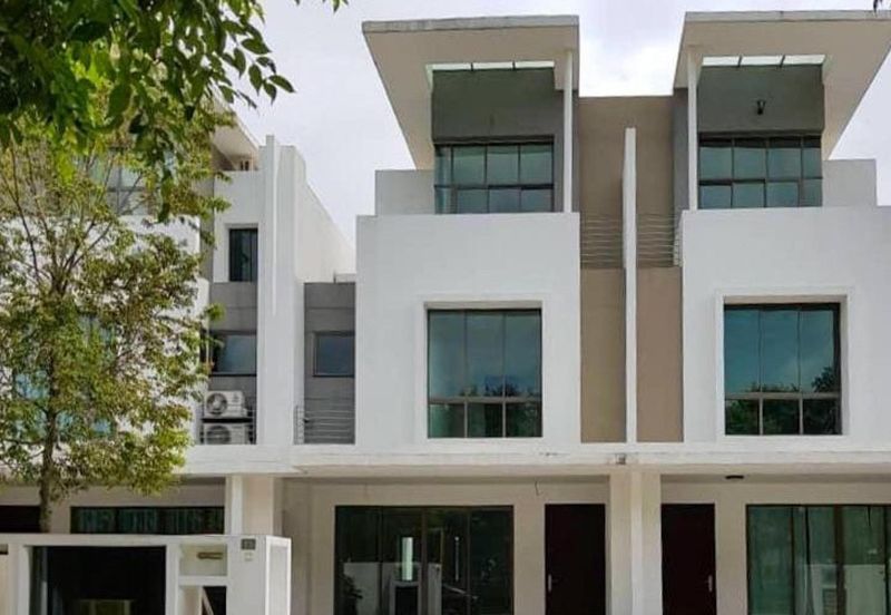 Lake Point Residence