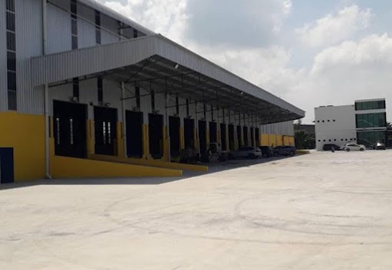 West Port, Pulau Indah