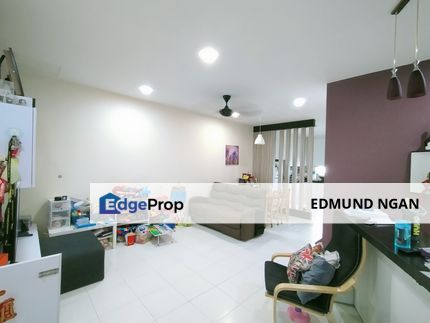 The Lake Residence, Puchong. Partly Furnished 4 Rooms, Selangor, Puchong