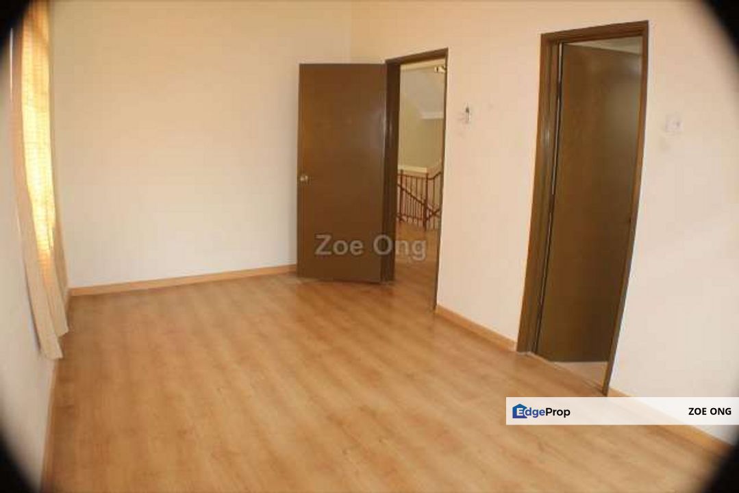 Near School Gated Guarded, Selangor, Kota Damansara