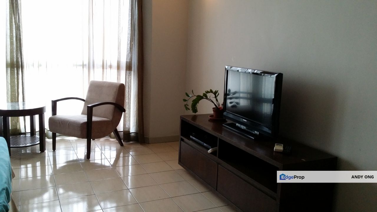 Amcorp Serviced Suites studio near LRT station, Selangor, Petaling Jaya