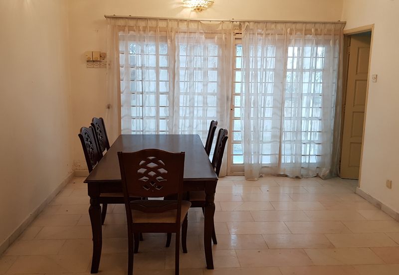 2 Storey Bungalow @ Jalan Hillside Estate For Sale