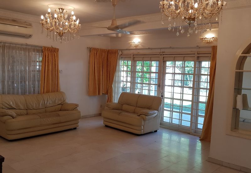 2 Storey Bungalow @ Jalan Hillside Estate For Sale