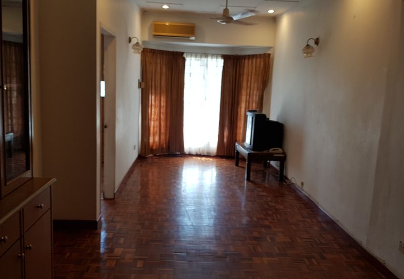 2 Storey Bungalow @ Jalan Hillside Estate For Sale