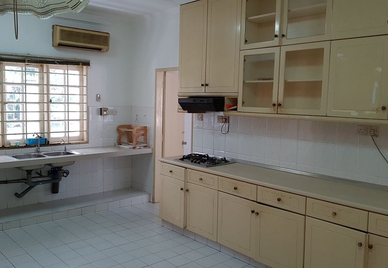 2 Storey Bungalow @ Jalan Hillside Estate For Sale