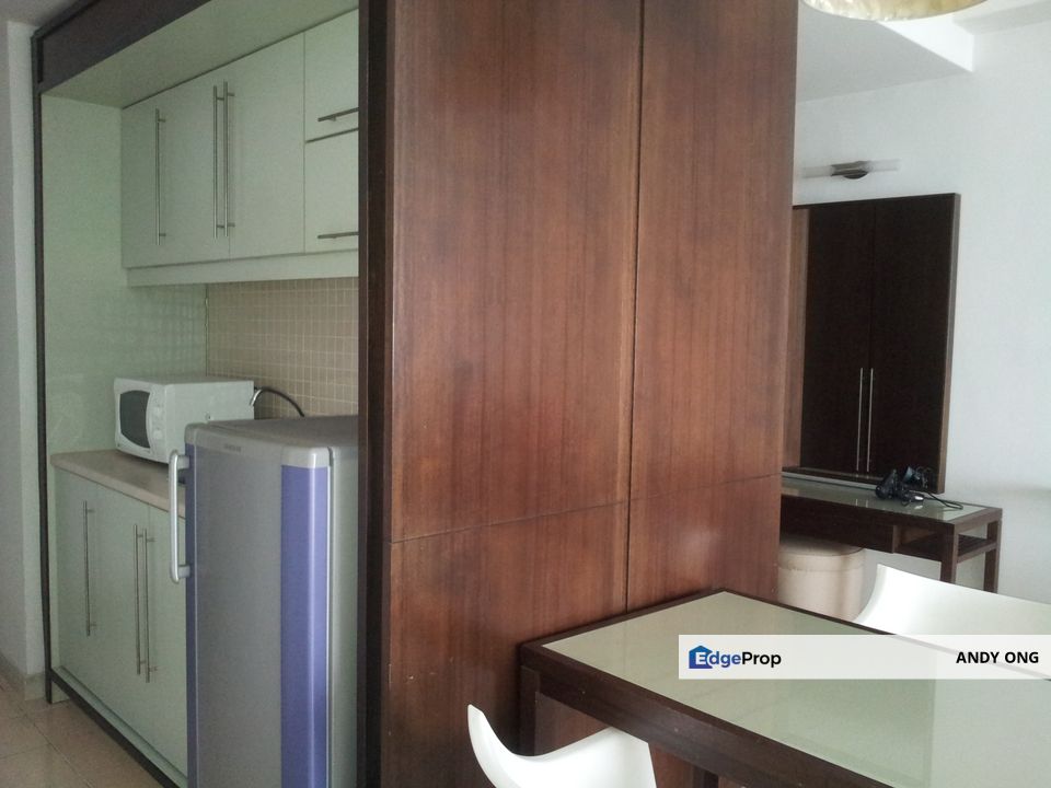 Amcorp Serviced Suites studio near LRT station, Selangor, Petaling Jaya