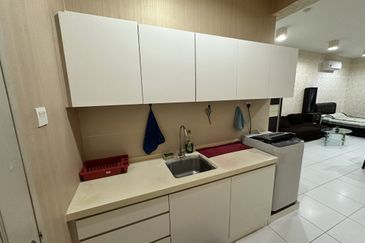 Akademik Suite @ Mount Austin