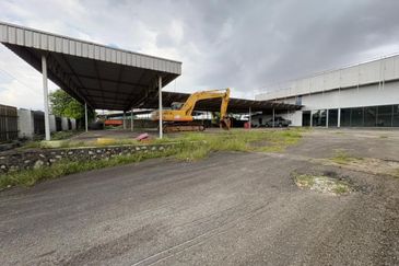 1.08 acre Commercial Warehouse With Fencing, Taman Aman, Senai