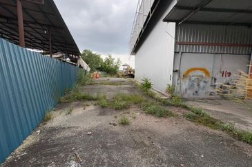 1.08 acre Commercial Warehouse With Fencing, Taman Aman, Senai