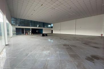 1.08 acre Commercial Warehouse With Fencing, Taman Aman, Senai