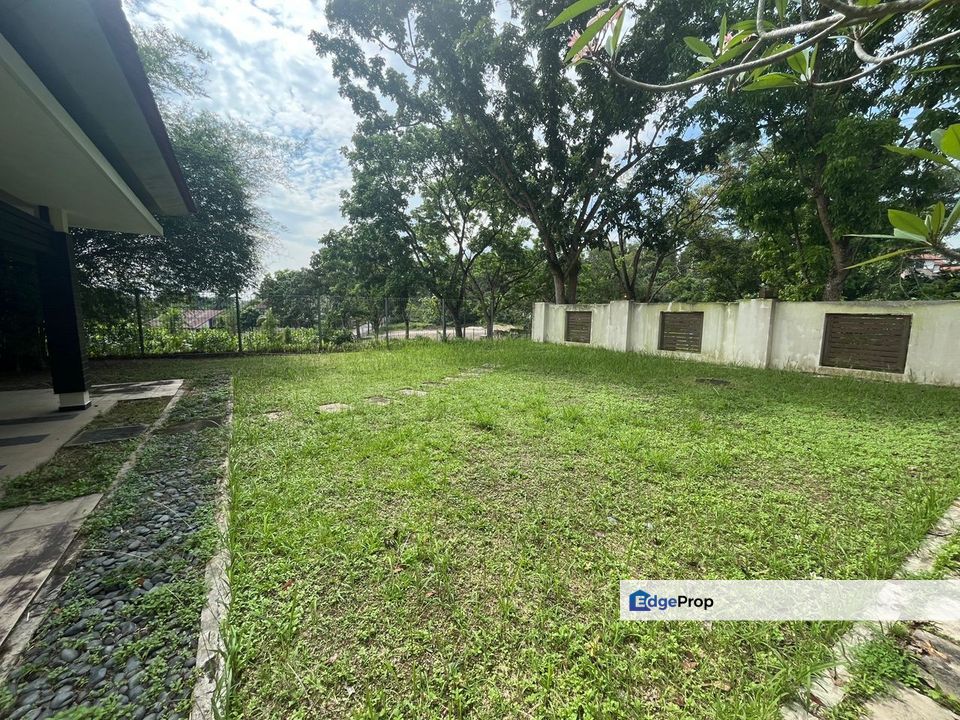 Ledang Heights Bungalow with Swimming Pool, Johor, Johor Bahru