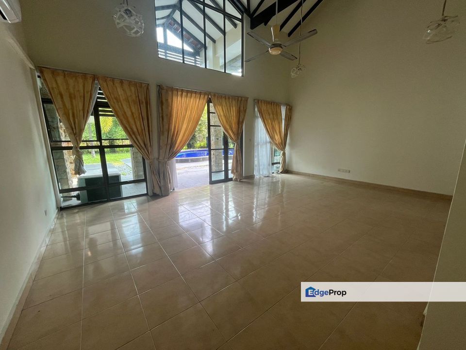 Ledang Heights Bungalow with Swimming Pool, Johor, Johor Bahru