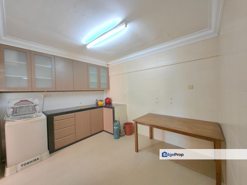 Nice Renovated Flat, Jalan Bunga Daisi, Plentong, Masai, Johor, Plentong