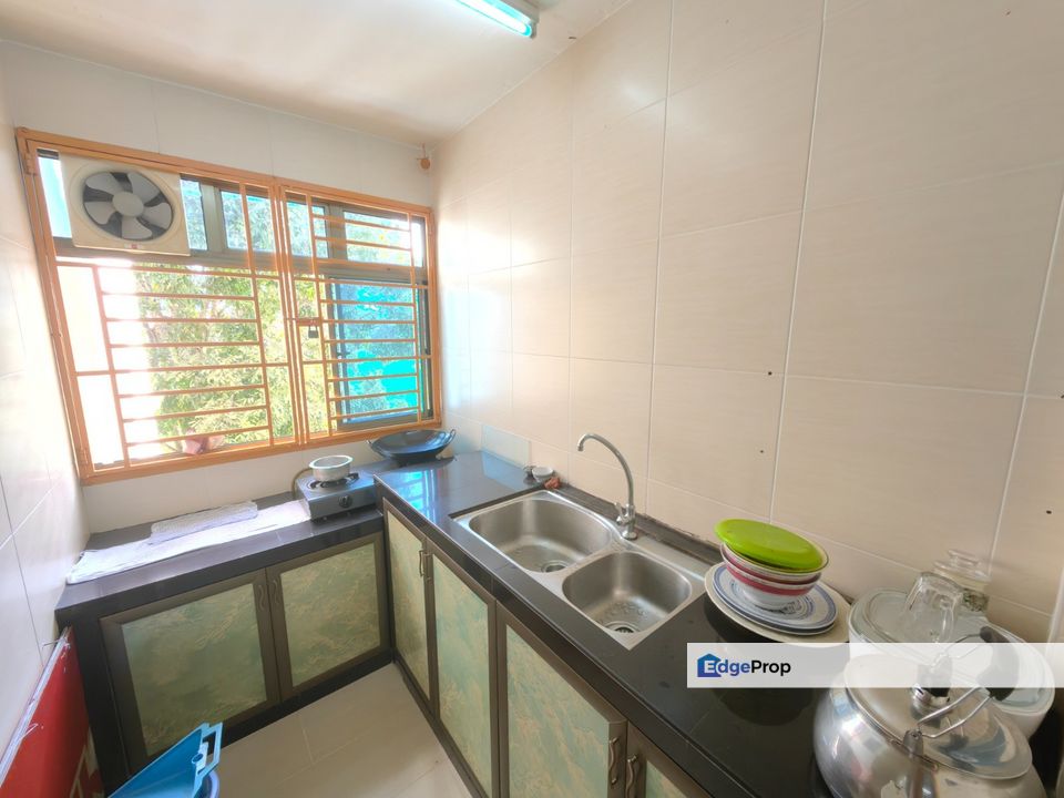 Nice Renovated Flat, Jalan Bunga Daisi, Plentong, Masai, Johor, Plentong