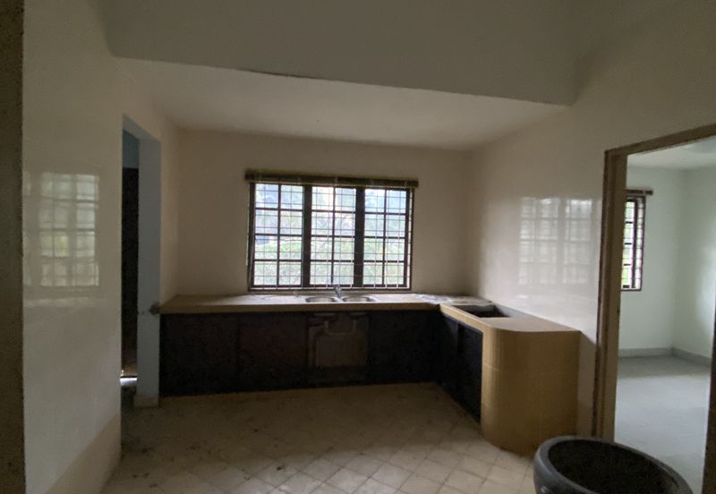 Bungalow at Bandar Putra Kulai 