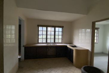 Bungalow at Bandar Putra Kulai 