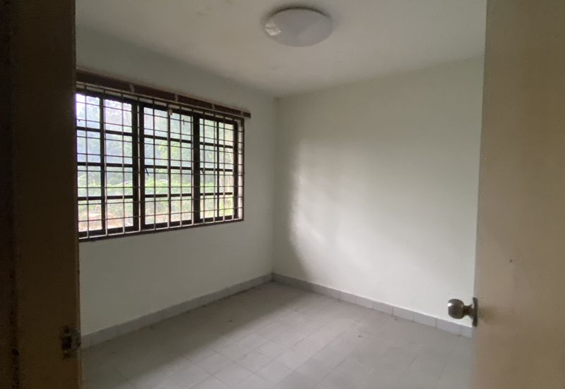 Bungalow at Bandar Putra Kulai 