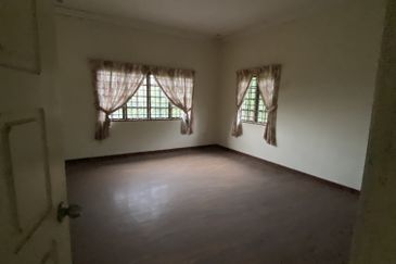 Bungalow at Bandar Putra Kulai 