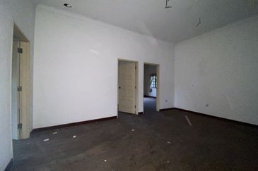 Bungalow at Bandar Putra Kulai 