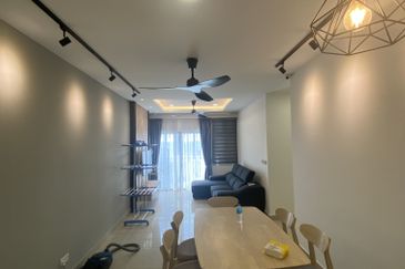 Meridin Bayvue Apartment