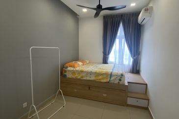 Meridin Bayvue Apartment