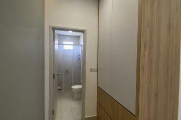 Meridin Bayvue Apartment