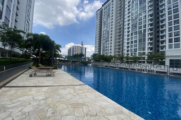 Meridin Bayvue Apartment