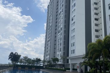 Meridin Bayvue Apartment