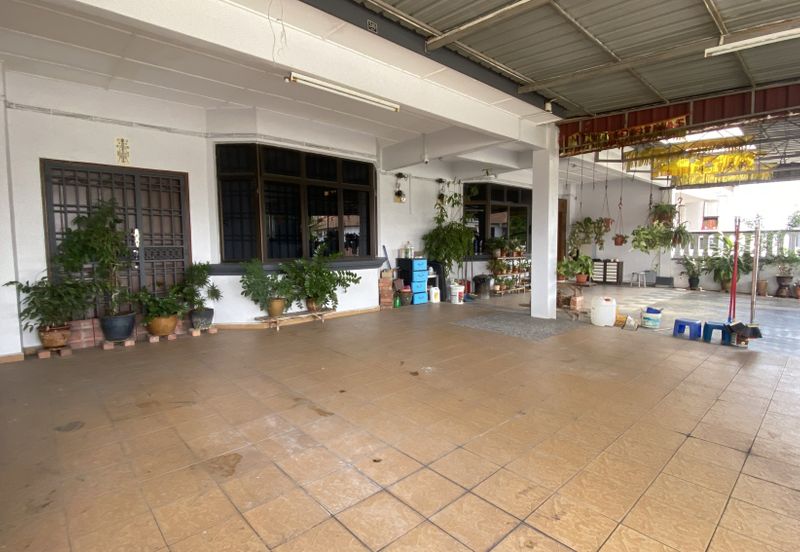 Jalan Anggerik, Taman Kulai Utama 2units joined 
