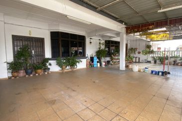 Jalan Anggerik, Taman Kulai Utama 2units joined 