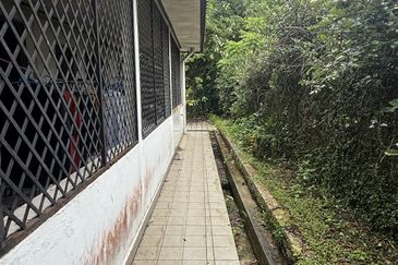 Single storey bungalow Taman Majidee Johor Bahru 
