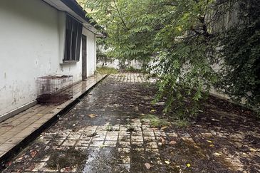 Single storey bungalow Taman Majidee Johor Bahru 